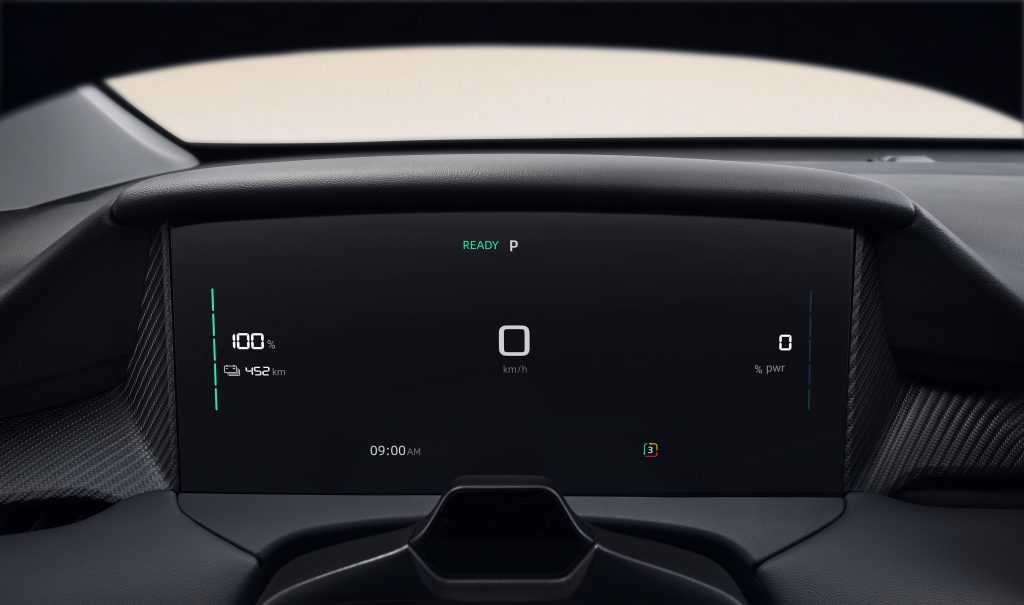 mg4-electric-digitales-cockpit-fahrerdisplay.jpeg Digitales Fahrerdisplay des MG4 Electric mit Geschwindigkeitsanzeige, Batteriestand und Reichweitenanzeige.