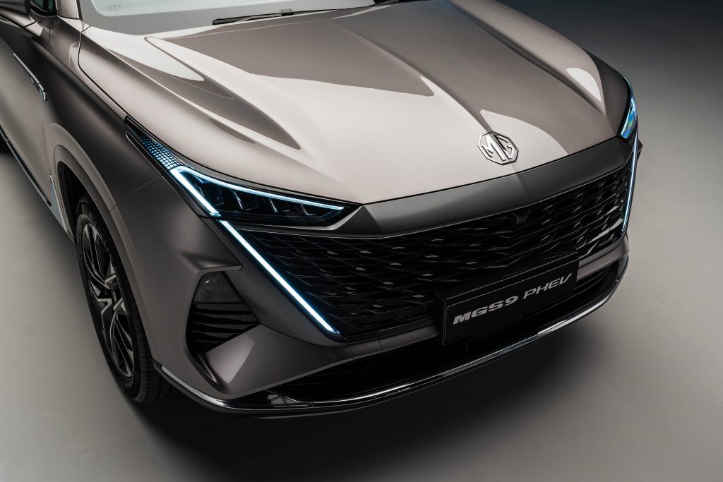 MGS9 Plug-in Hybrid Frontdesign und LED-Licht MGS9 Plug-in Hybrid Frontdetail mit LED-Lichtsignatur und Kühlergrill