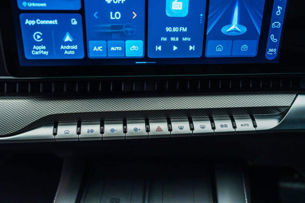 MGS9 Plug-in Hybrid Infotainment und Steuerung MGS9 Plug-in Hybrid Infotainment und Bedienleiste im Innenraum