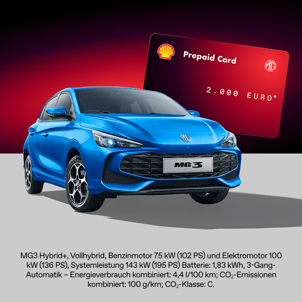 Blauer MG3 Hybrid+ mit 2.000 Euro Tankguthaben-Aktion vor einer digitalen Shell-Tankkarte.